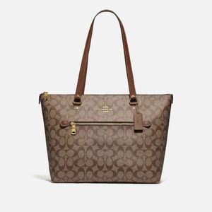 Coach Gallery Tote In Signature Canvas